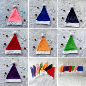 Décorations <span class=keywords><strong>de</strong></span> fête <span class=keywords><strong>de</strong></span> Noël : Bonnets <span class=keywords><strong>de</strong></span> Père Noël en peluche courte, motifs <span class=keywords><strong>de</strong></span> dessins animés, en polyester, couleurs rouge, bleu, violet, café, jaune, rose, pour l'exportation. - Product Image 3