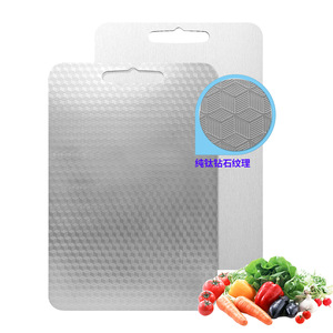 Tabla de Cortar Rectangular de Acero Inoxidable con Patrón de Diamantes, Apta para Lavavajillas, Antibacteriana, de Grado Alimenticio - Product Image 4