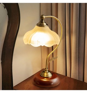 Thanh Lịch Cổ Điển Đèn Bàn Hiện Đại Trung Quốc Phong Cách Cạnh Giường Ngủ Ánh Sáng Cho Phòng Ngủ Hoặc Văn Phòng Trang Trí Đèn Bàn - Product Image 2