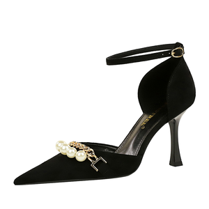 Última Tendencia de Moda en Zapatos de Novia, Zapatos de Tacón con Punta en Pico, Cadena de Metal con Perlas, Correa con Hebilla, Zapatos de Tacón para Mujer - Product Image 1