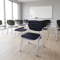 Chaise d'école en plastique moderne, durable et confortable avec logo personnalisé, table d'écriture ergonomique, chaise de haute qualité à hauteur ajustable pour la vente en gros