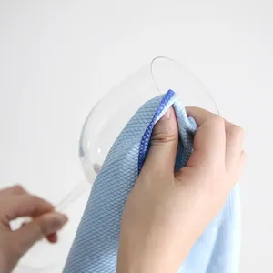 Chiffon de nettoyage en microfibre personnalisé pour enlever les taches sur le verre et les surfaces multiples - Product Image 3