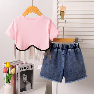 Completo due pezzi da <span class=keywords><strong>ragazza</strong></span> casual: giacca a maniche corte con nappe e strass, e shorts in denim con fiocco - Product Image 3