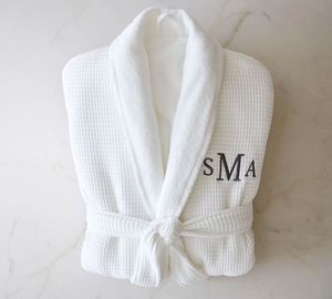 Di lusso Del Ricamo logo 100% Da Bagno In Cotone <span class=keywords><strong>Accappatoio</strong></span> <span class=keywords><strong>Collo</strong></span> <span class=keywords><strong>a</strong></span> <span class=keywords><strong>Scialle</strong></span> Cialda Velluto <span class=keywords><strong>Accappatoio</strong></span> <span class=keywords><strong>con</strong></span> il bianco Piping per 5 stelle hotel Spa - Product Image 3