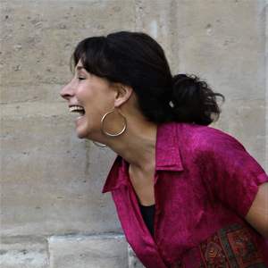 Aros Clásicos de Oro para Mujer, Aros Redondos Minimalistas de Latón, Joyería de Moda Ligera Hecha a Mano al por Mayor - Product Image 4