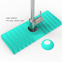 Support de Robinet en Silicone Personnalisé avec Tapis Égouttoir Anti-Goutte et Porte-Éponge pour Savon Vaisselle, Idéal pour Comptoir de Cuisine et Protection Anti-Éclaboussures de Salle de Bain