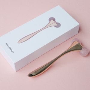 <span class=keywords><strong>Rouleau</strong></span> de massage facial en <span class=keywords><strong>quartz</strong></span> rose naturel en forme de Y, outil de soin de la peau pour le visage, les yeux et le cou, service OEM ODM personnalisé - Product Image 5