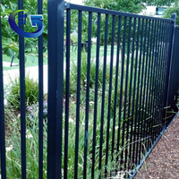 Clôture de jardin en fer de haute qualité pour l'extérieur avec finition thermolaquée Dimensions personnalisables et caractéristiques de sécurité domestique Montage facile