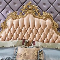 Style européen antique en bois massif sculpté 1.8M Lit double de luxe Villa Chambre à coucher-Holstered in Champagne Gold Leather Handcrafted
