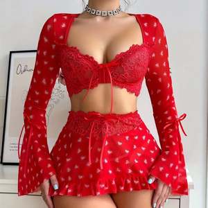 B199 Lingerie sexy et érotique, haut court en dentelle transparente à imprimé cœur, mini-jupe courte, vêtements de nuit à manches longues, élégant pour femmes - Product Image 1
