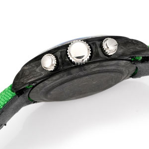 Reloj Circular de Fibra de Carbono Verde y Blanco 2025, Colores Brillantes Ideales para Fiestas en Yates y Vacaciones de Lujo - Product Image 4