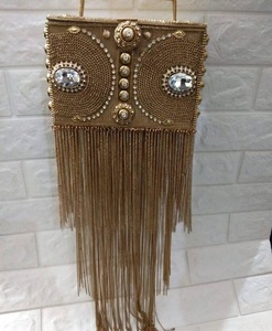 กระเป๋าคลัทช์โลหะงานหัตถกรรมอินเดียกระเป๋าถือกระเป๋าปาร์ตี้กระเป๋าคลัทช์หลากสีสำหรับผู้หญิงดีไซน์เนอร์ในเฉดสีที่แตกต่างกัน - Product Image 1