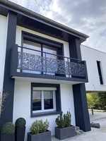 Porte de sécurité extérieure de villa en alliage d'aluminium découpé au laser, motif géométrique moderne, fabrication OEM/ODM, taille personnalisée disponible