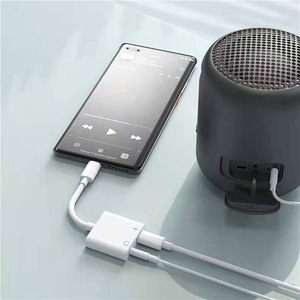 Adaptateur <span class=keywords><strong>USB</strong></span> Type C 2 en 1 avec audio 3.5mm et chargeur pour ordinateur portable Adaptateur de prise auxiliaire pour téléphone portable Type C Direct Stock - Product Image 4
