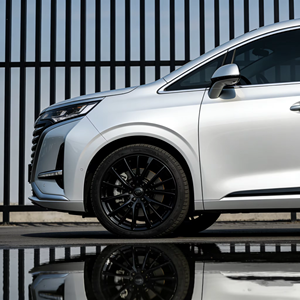 Película Autoadhesiva de TPU Plateada para Envoltura de Automóviles, Aplicación en Seco, Antiamarilleamiento, Cambio de Color, Protección UV/Infrarroja, Grosor de 7.5mil - Product Image 1