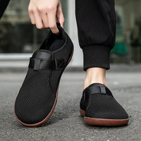 Sepatu lari kasual bergaya dengan ujung lebar untuk pria, lebar, tahan aus, warna solid modis, sepatu lari bernapas.