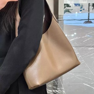 <span class=keywords><strong>Bolso</strong></span> Tote de Hombro de Cuero Genuino Brooklyn, Estilo Versátil y Casual de Alta Gama para Viajes Diarios - Product Image 5