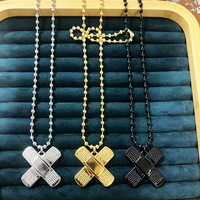 Collier pendentif croix en acier inoxydable de luxe pour hommes et femmes, style punk hip-hop, accessoires bijoux cadeau, vente en gros