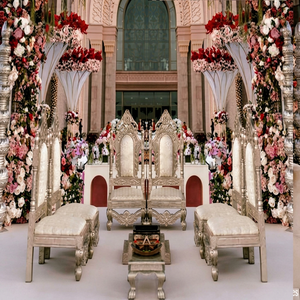 Chaises Mandap en bois sculptées à la main par Shobha Jain Impex, fabriquées à Delhi, Inde - Product Image 1