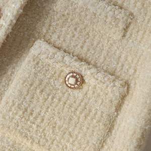 Nuovi arrivi autunno <span class=keywords><strong>Beige</strong></span> <span class=keywords><strong>cappotto</strong></span> tessuto Tweed con fodera giacche top donna Blazer tempo libero due tasche <span class=keywords><strong>cappotto</strong></span> <span class=keywords><strong>corto</strong></span> donna - Product Image 3