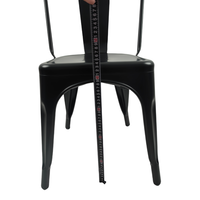 Chaises de salle à manger industrielles multicolores en fer et métal pour la maison, le jardin et le parc.