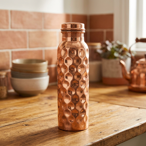 Botella de Agua Antigua de Acero al Carbono y Cobre de 500ml con Tapa, Agarre de Cuero, Anticorrosión, Apta para Lavavajillas, Segura para Agua Hirviendo, Ideal para Senderismo y Camping - Product Image 1