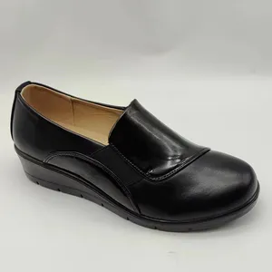 Clássico PU Loafer Deslizamento Em Apartamentos Macios Moda sapatos Casuais Cunhas Fechado Toe Walking Shoes