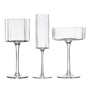 Verres à vin en cristal à nervures verticales en forme de pétale, flûtes à champagne en verre côtelé, verres à whisky pour mariage - Product Image 1