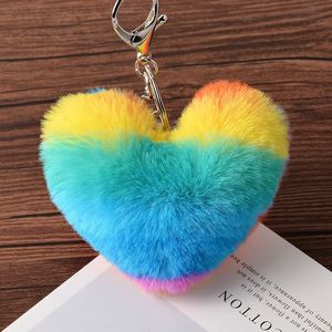 großhandel flauschige Werbung Herzfell-Pompom-Schlüsselanhänger Herz Falsches Fell grün Pom Pom Herzfell-Schlüsselanhänger Zubehör Puffball-Schlüsselring - Product Image 3