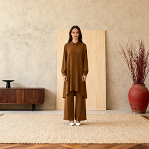 Robe Abaya en polyester à paillettes de qualité supérieure pour femmes musulmanes, élégante et personnalisée pour les occasions de fête - Product Image 1