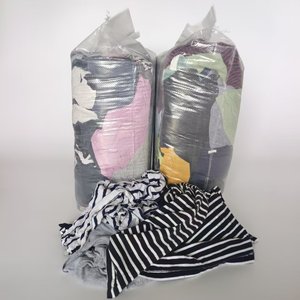 Stracci di Stoffa Usati da 35-55 cm, Fornitura Diretta dalla Fabbrica, Balle da 20 kg, Stracci Industriali <span class=keywords><strong>in</strong></span> <span class=keywords><strong>Cotone</strong></span> per Magliette, Stracci per Pulizia Industriale - Product Image 1