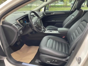 <span class=keywords><strong>Ford</strong></span> <span class=keywords><strong>Mondeo</strong></span> <span class=keywords><strong>2020</strong></span> EcoBoost 180 Version Fashion d'occasion, berline essence de taille moyenne, vente en gros à prix abordable pour l'exportation mondiale aux concessionnaires - Product Image 3
