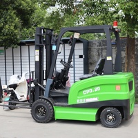 Chariot élévateur électrique 1,5 tonne OEM à trois roues compact avec hauteur de mât personnalisable pour la logistique en allées étroites, moteur haute puissance