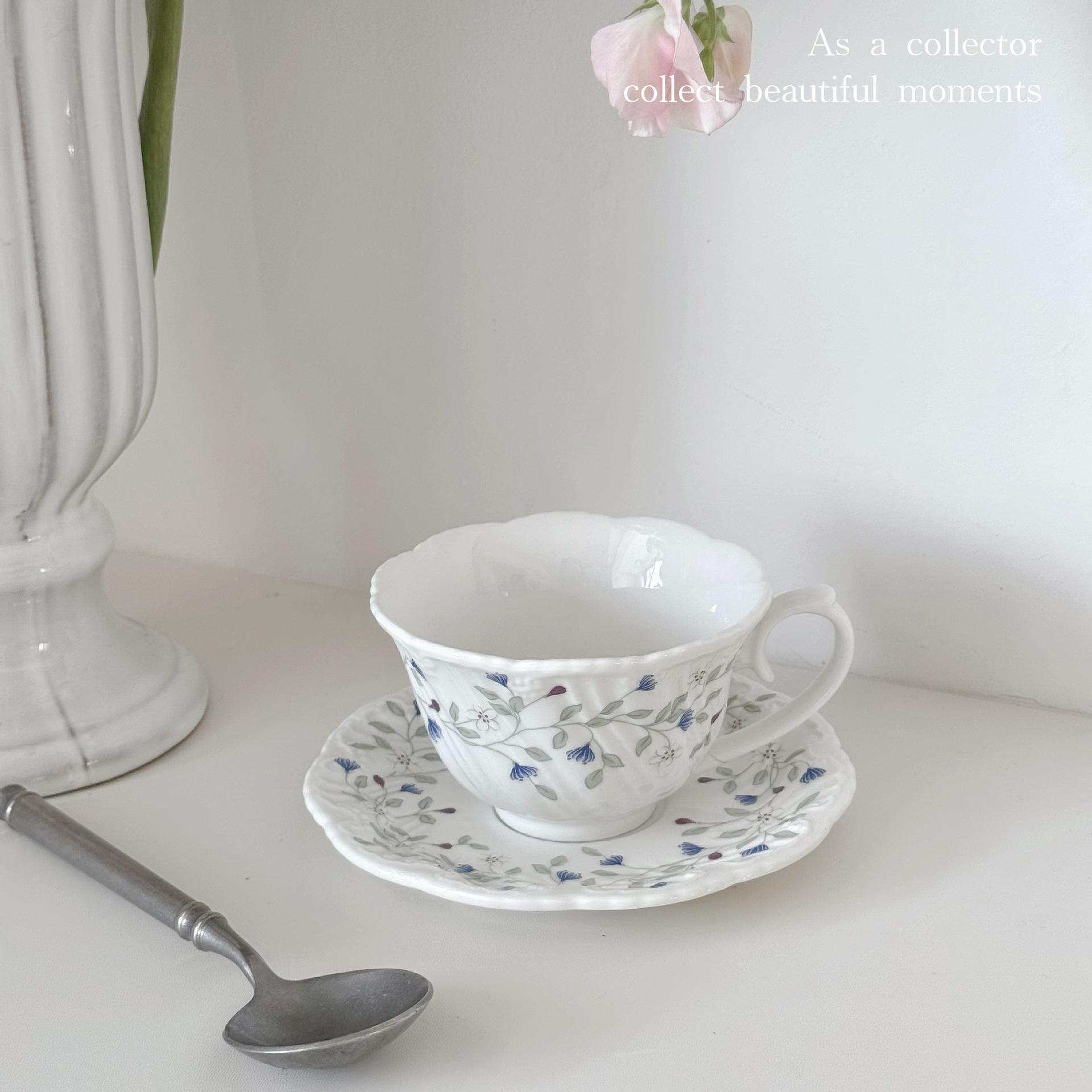 ถ้วยพร้อมจานรอง