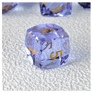 Purple Gemstone <span class=keywords><strong>Prism</strong></span> Glass Dice Set, Gravado Sharp Edge Polyhedral DnD Dice, Conjunto 7PCS com Metal Tin Box Package - Product Image 5