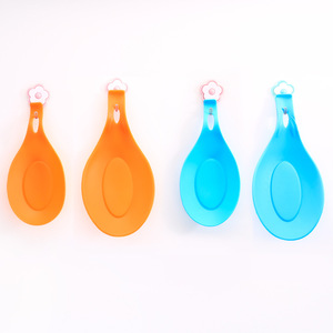 Supporto per mestolo in Silicone Logo personalizzato Set di utensili da <span class=keywords><strong>cucina</strong></span> in Silicone e supporto supporto per cucchiaio pacchetto sacchetto Opp con anello in Silicone - Product Image 3