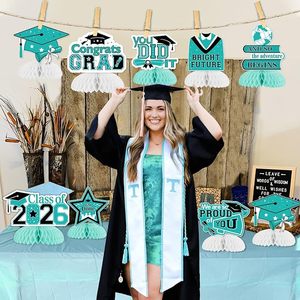 8 Pezzi Centrotavola a Nido d'Ape per Laurea, Decorazioni per Feste di Laurea Teal, Classe 2026, Topper da Tavolo 'Ci Siamo tanto orgogliosi di te' - Product Image 2