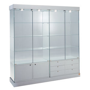 Vitrina Hozan de 185 cm de Ancho y 190 cm de Alto, Color Gris Claro, Puertas de Vidrio Templado con Estantes e Iluminación - Product Image 1