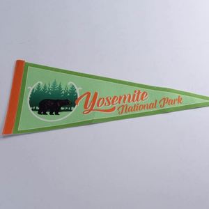 Drapeaux triangulaires en feutre personnalisés - Accessoires non tissés pour le camping et les événements en plein air - Couleurs vives - Product Image 2