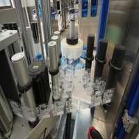 Étiqueteuse rotative automatique à grande vitesse de bouteilles à 3 côtés avec colle chaude