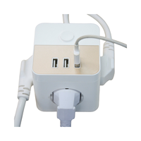 Multiprise standard britannique Cube avec 3 prises CA et 3 ports USB-A 2400W/3840W, indice IP53, certifiée CE pour prise électrique