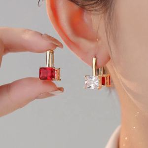 ต่างหูแฟชั่นผู้หญิงสไตล์ยุโรปอเมริกันสุดหรู ดูมีระดับ อเนกประสงค์ ประดับเพชรซิร์คอน สำหรับสังคมชั้นสูง-ขายส่ง - Product Image 2