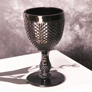 Pequeño MOQ hecho a máquina Textura clásica Vidrio <span class=keywords><strong>de</strong></span> 100ml con calcomanías <span class=keywords><strong>de</strong></span> borde dorado Soda Lime Black Sherry Color Colores personalizados Precio barato - Product Image 3