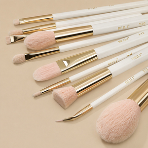 Juego de 10 Brochas de Maquillaje Profesionales con Logotipo Personalizado, Brochas Cosméticas Veganas de Pelo Sintético y Aluminio Blanco - Product Image 1