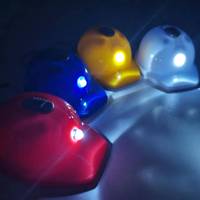 Portachiavi Personalizzato a Forma di Mini Casco da Costruzione 3D con Luce LED e Logo Personalizzato, Apribottiglie a Forma di Casco di Sicurezza per Chiavi e Borsa