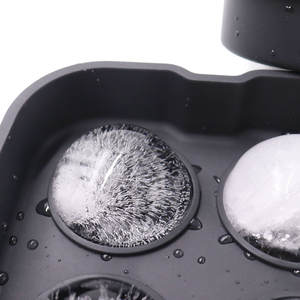 Moule à glace en silicone 8 cavités pour pucks de hockey, recommandé par l'usine, de qualité alimentaire, auto-scellant et facile à démouler, pour l'export. - Product Image 3