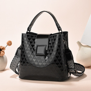 Señoras de hombro de la mujer pequeño barato cubo negro chica messenger clásica bandolera bolsos con tassell - Product Image 5