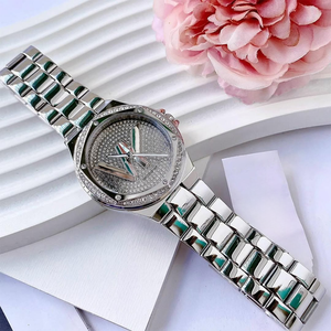 <span class=keywords><strong>Reloj</strong></span> <span class=keywords><strong>de</strong></span> Moda para <span class=keywords><strong>Mujer</strong></span> <span class=keywords><strong>de</strong></span> Acero Inoxidable con Cristales <span class=keywords><strong>de</strong></span> Cuarzo y Diamantes, con Logotipo Grande, Esfera <span class=keywords><strong>de</strong></span> Tres Agujas y Pantalla <span class=keywords><strong>de</strong></span> Indicadores - Product Image 6