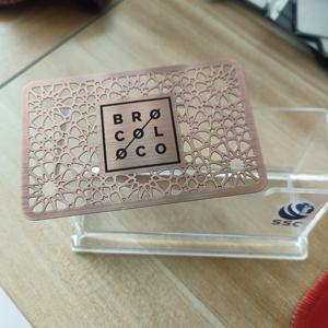 Tarjeta de visita personalizada de acero inoxidable negro mate de lujo espacios en blanco corte láser grabado banda magnética en relieve oro rosa espejo hecho - Product Image 1