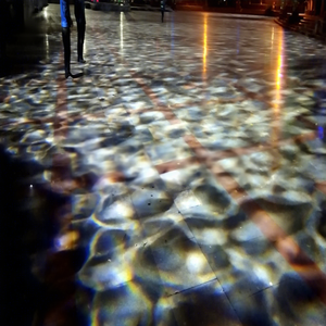 Projecteur d'effets d'ondulations d'eau pour l'extérieur, pour les murs paysagers, les parcs, les jardins et l'éclairage nocturne - Product Image 1